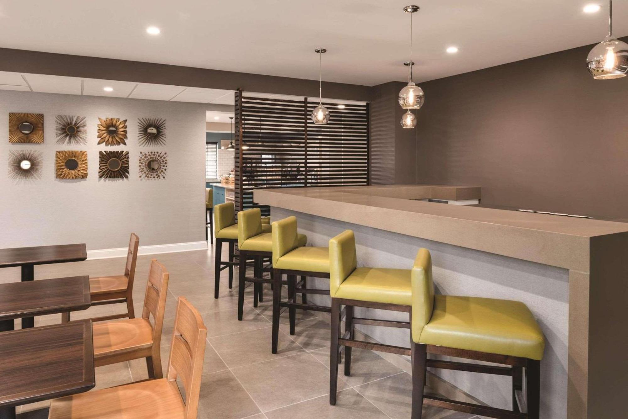 Country Inn & Suites By Radisson, Chicago-Hoffman ฮอฟฟ์แมน เอสเตทส์ ภายนอก รูปภาพ