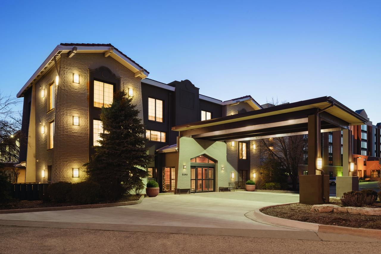 Country Inn & Suites By Radisson, Chicago-Hoffman ฮอฟฟ์แมน เอสเตทส์ ภายนอก รูปภาพ