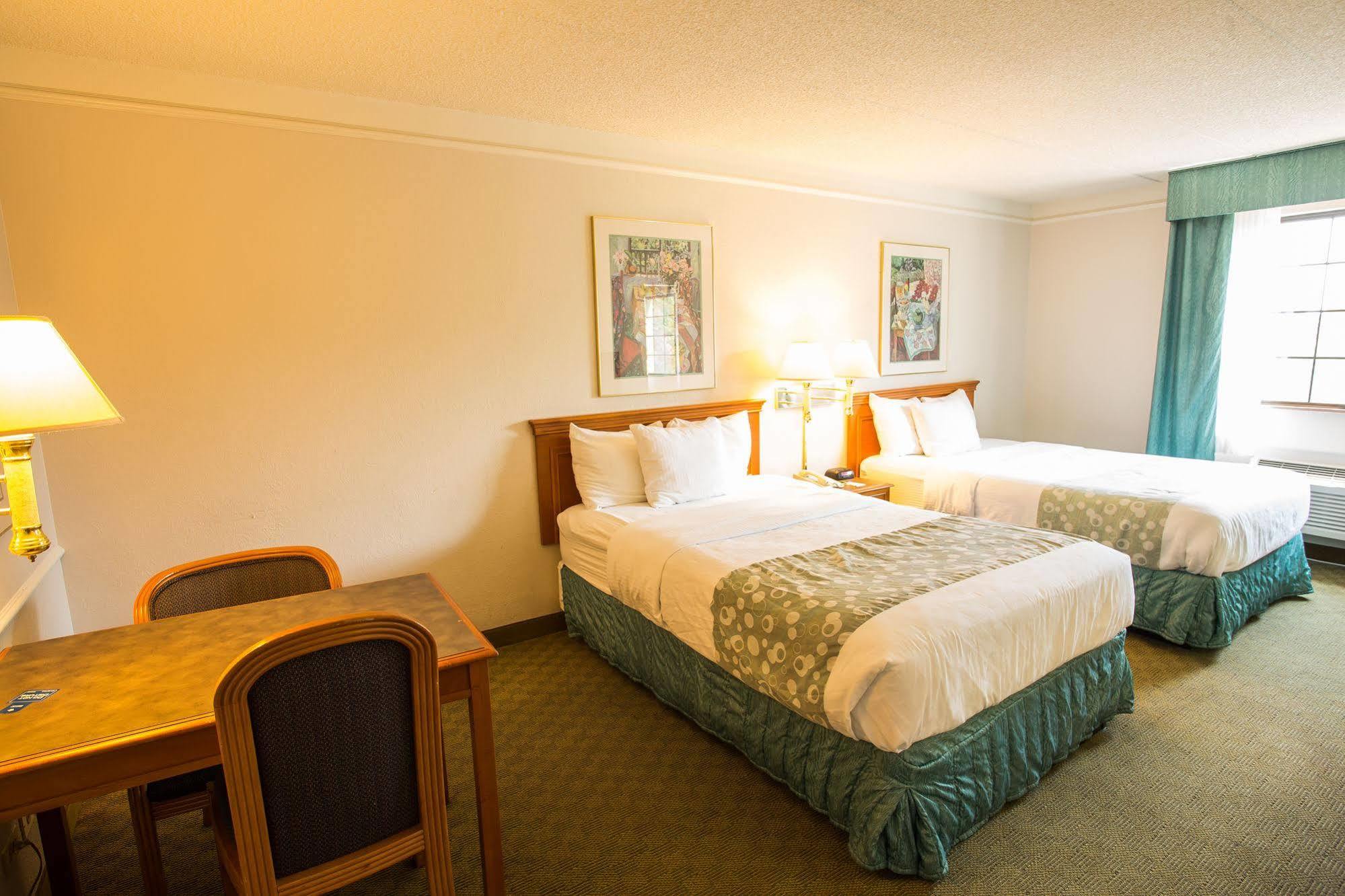 Country Inn & Suites By Radisson, Chicago-Hoffman ฮอฟฟ์แมน เอสเตทส์ ภายนอก รูปภาพ